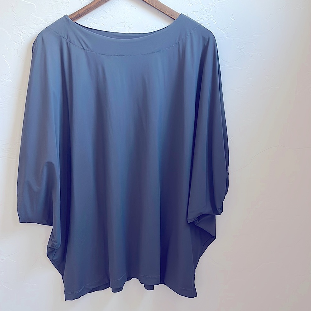 Charcoal Bryn Walker microfiber jersey (lightweight) Wilder top, size XS